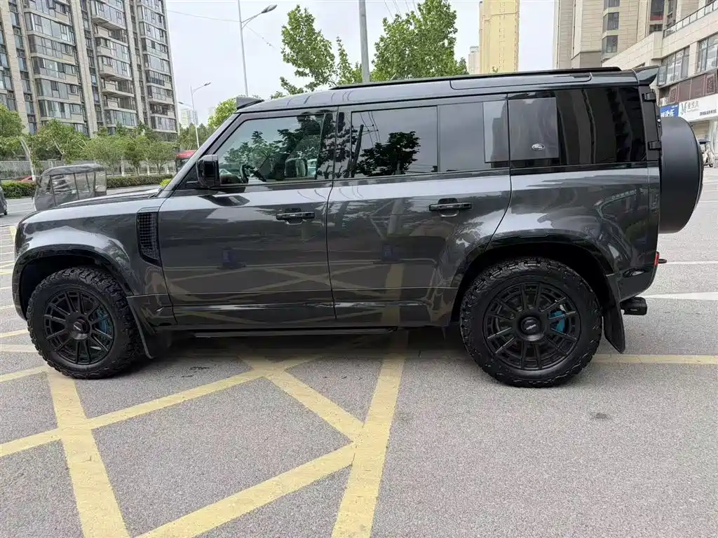 Land Rover Defender 2023 110 3.0T P400 X-DYNAMIC HSE купить на сайте DeffCars