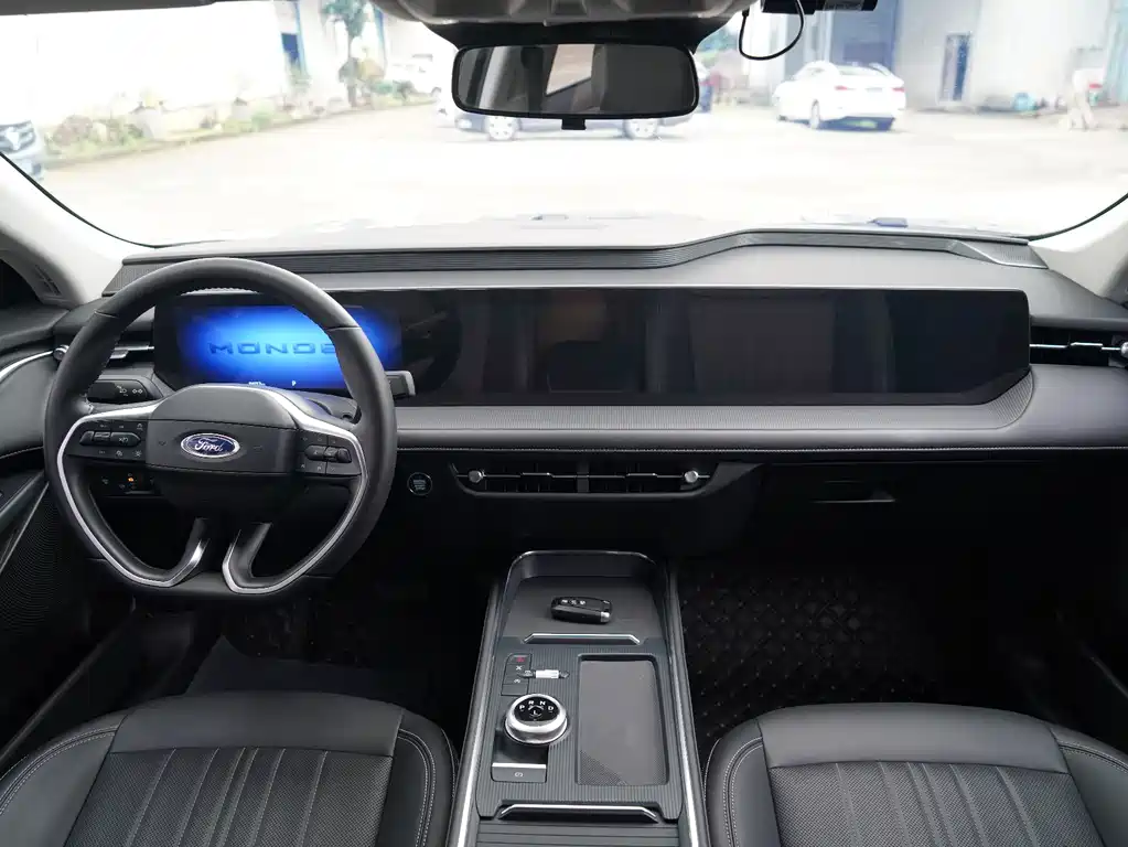 Mondeo 2025 2.0T EcoBoost Luxury купить на сайте DeffCars