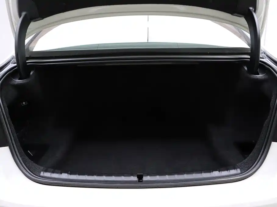 BMW 5 Series 2018 528Li Special Edition launched купить на сайте DeffCars