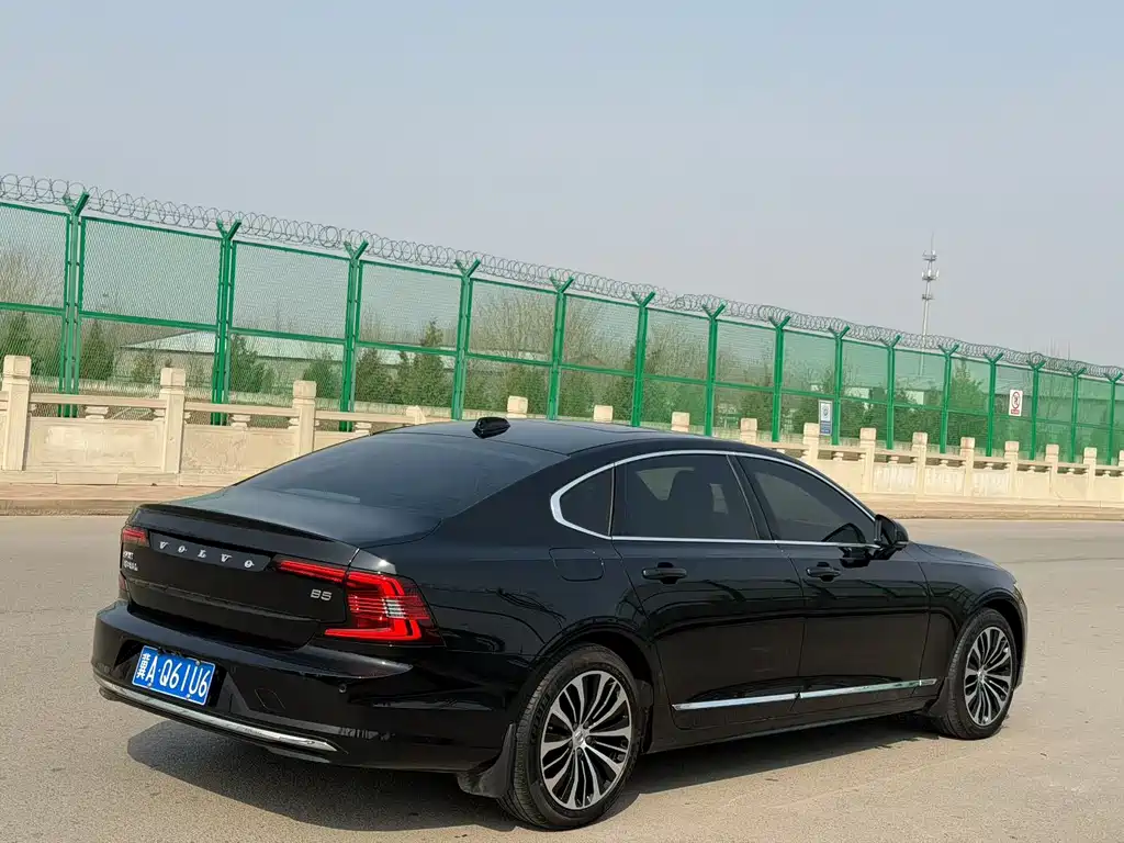 Volvo S90 2025 B5 Zhiyuan Luxury Edition купить на сайте DeffCars
