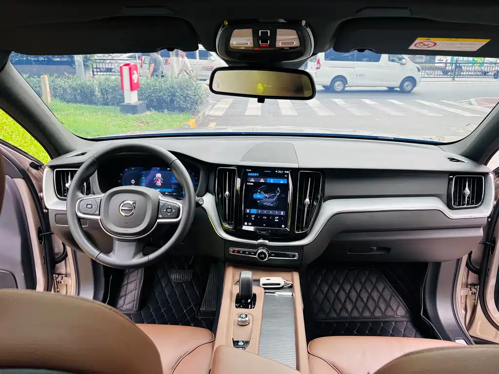 Volvo XC60 2025 B5 four-wheel drive Zhiyi Luxury Edition купить на сайте DeffCars