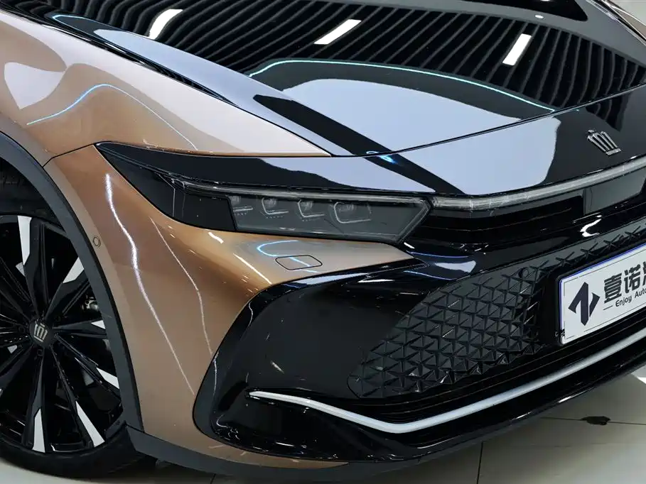 Crown SportCross 2023 2.4T SportCross HEV four-wheel drive extreme version купить на сайте DeffCars
