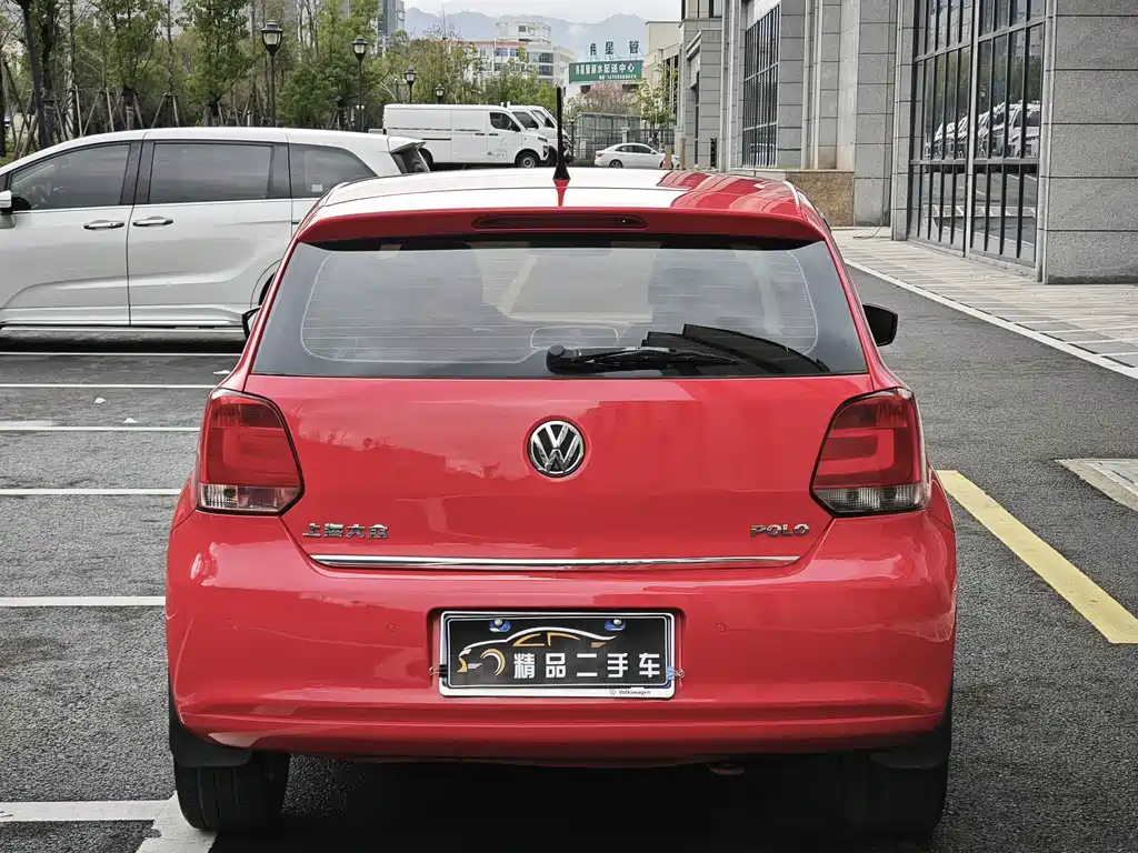 Polo 2013 1.4L automatic luxury version купить на сайте DeffCars