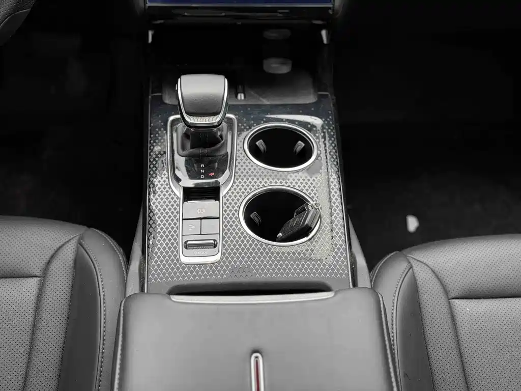 Hongqi HS3 PHEV 2024 115km Jinwei Edition купить на сайте DeffCars