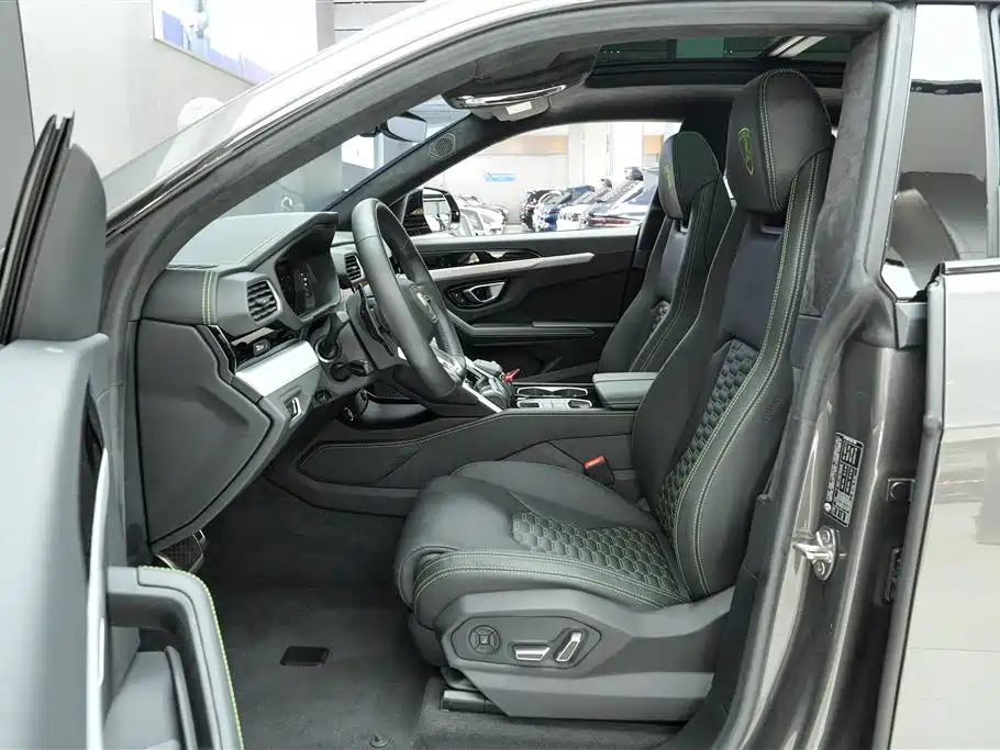 Urus 2023 4.0T V8 S купить на сайте DeffCars