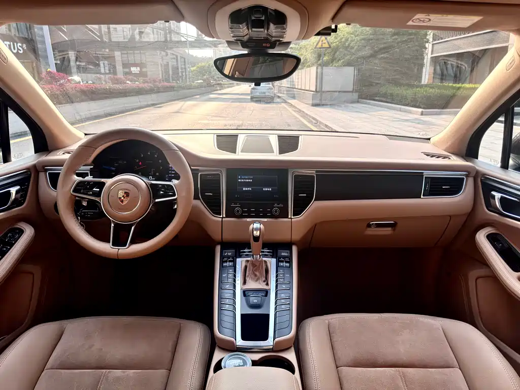 Macan 2017 Macan 2.0T купить на сайте DeffCars