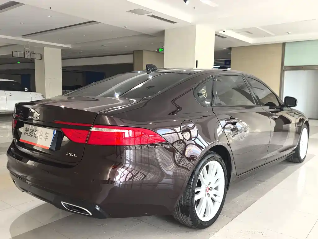 Jaguar XFL 2020 XFL 2.0T P200 two-wheel drive flagship version купить на сайте DeffCars