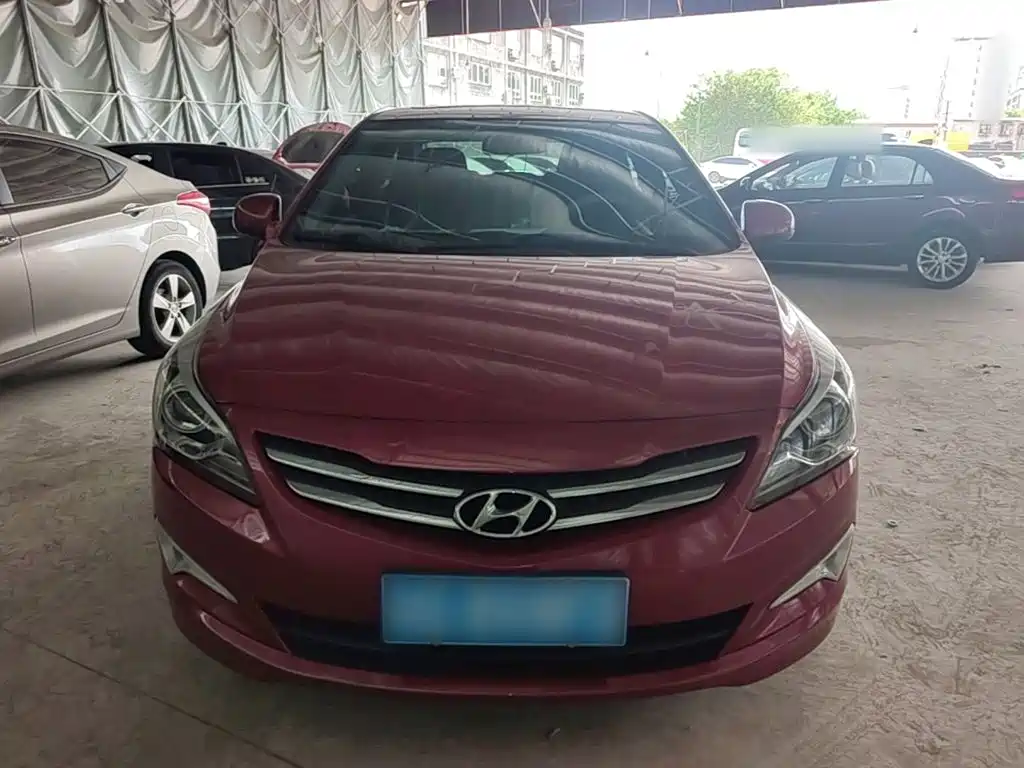 Reina (Verna) 2016 1.4L automatic leading model GLX купить на сайте DeffCars