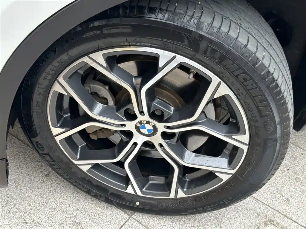 BMW X1 2020 sDrive25Li Leading Model купить на сайте DeffCars