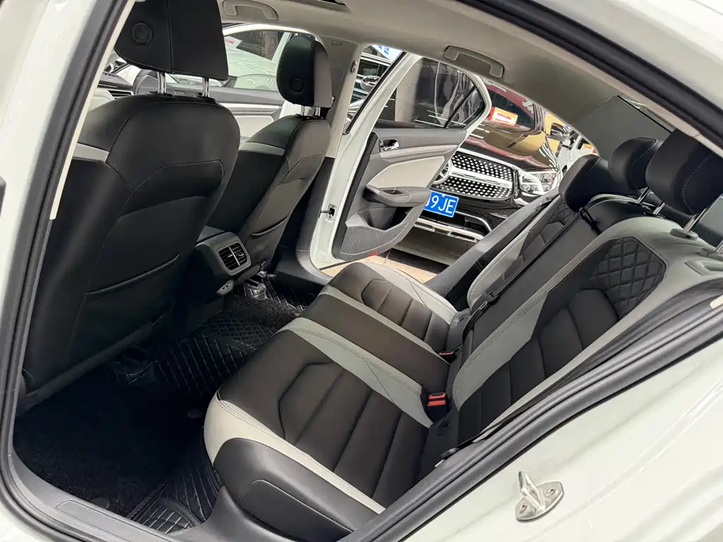 Bora 2023 300TSI DSG Premium Edition купить на сайте DeffCars