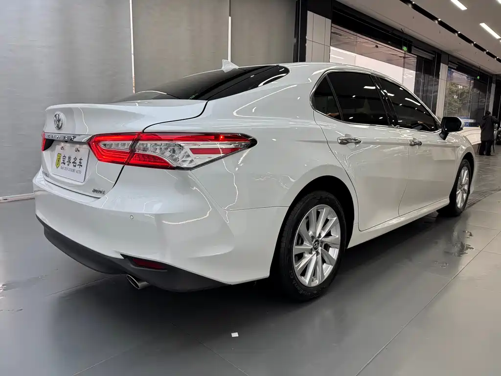Camry 2021 2.0G Deluxe Edition купить на сайте DeffCars