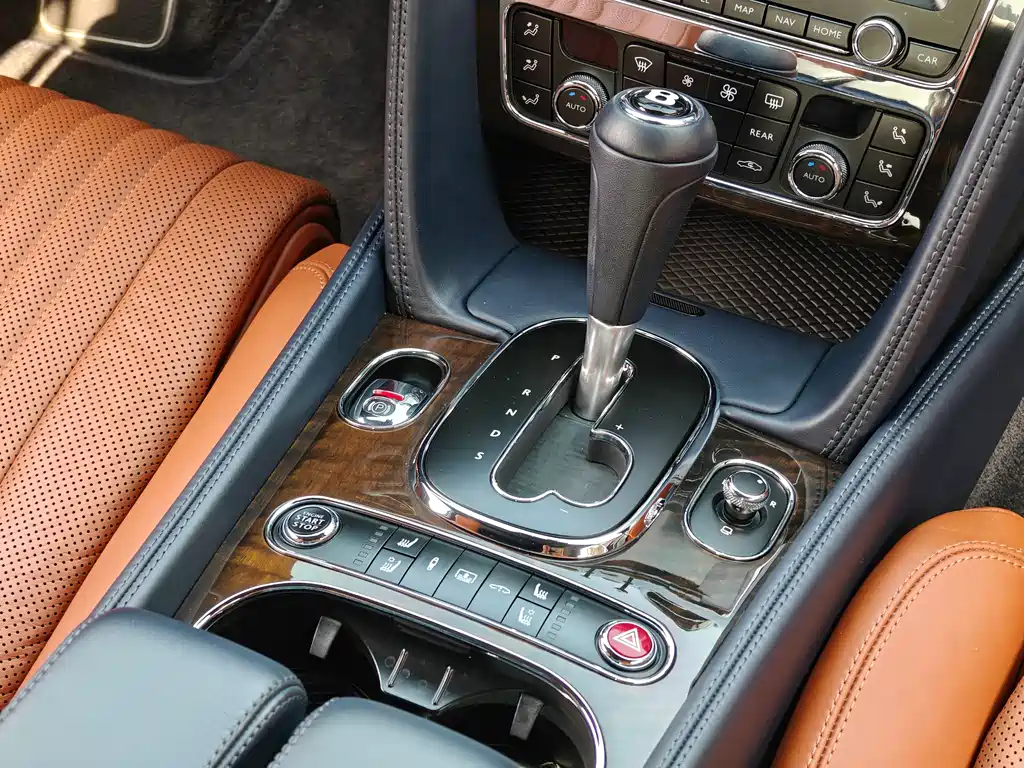 Flying Spur 2017 4.0T V8 Standard Edition купить на сайте DeffCars