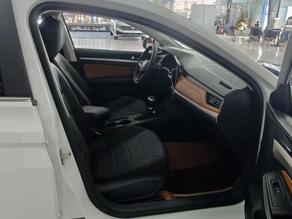 Bora 2025 200TSI DSG Yue Xing Navigation Edition купить на сайте DeffCars