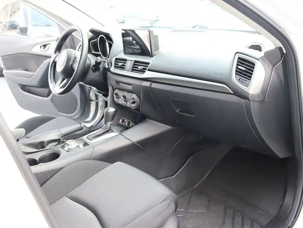 Mazda3 Angkesela 2017 Sedan 1.5L Automatic Comfort Type National V купить на сайте DeffCars