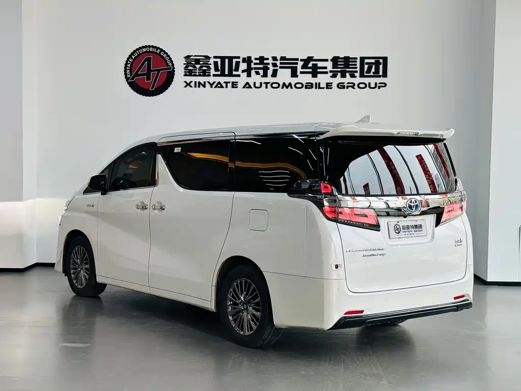 Wilfa 2021 Crown Dual Engine 2.5L HV Premium Edition купить на сайте DeffCars