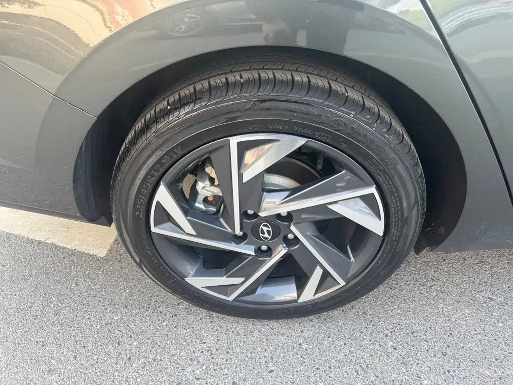 Elantra 2023 1.5L CVT LUX Premium Edition купить на сайте DeffCars