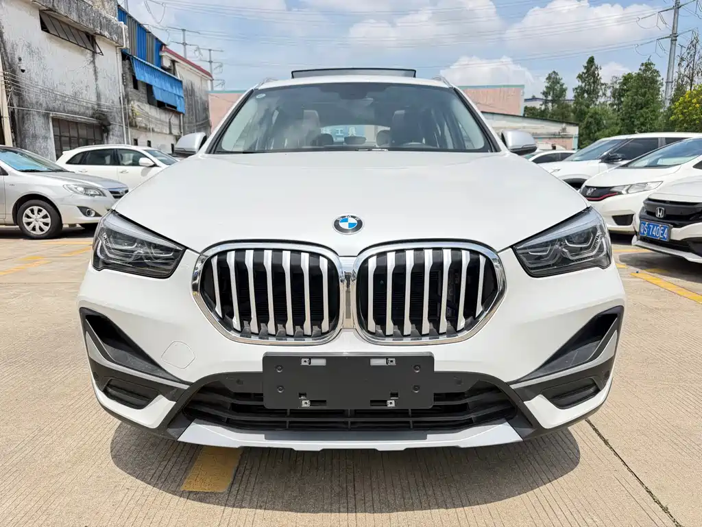 BMW X1 2022 sDrive20Li Exclusive Model купить на сайте DeffCars