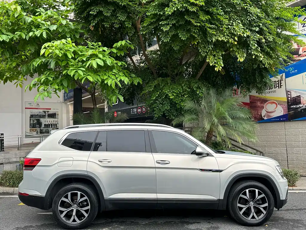 Touron 2019 380TSI four-wheel drive luxury version National VI купить на сайте DeffCars