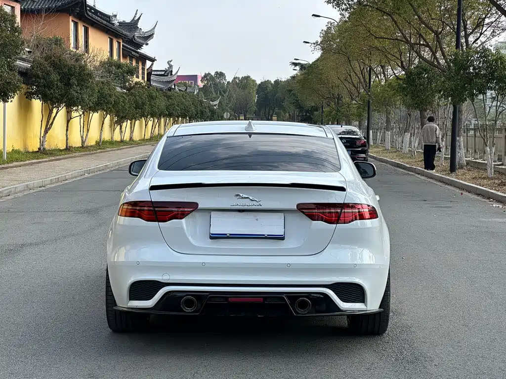 Jaguar XEL 2021 2.0T 200PS R-DYNAMIC Youth Sports Edition купить на сайте DeffCars