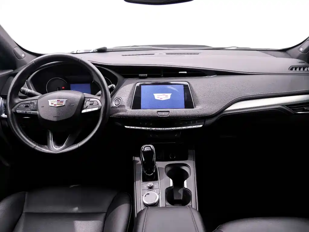 Cadillac XT4 2021 28T two-wheel drive leading model купить на сайте DeffCars