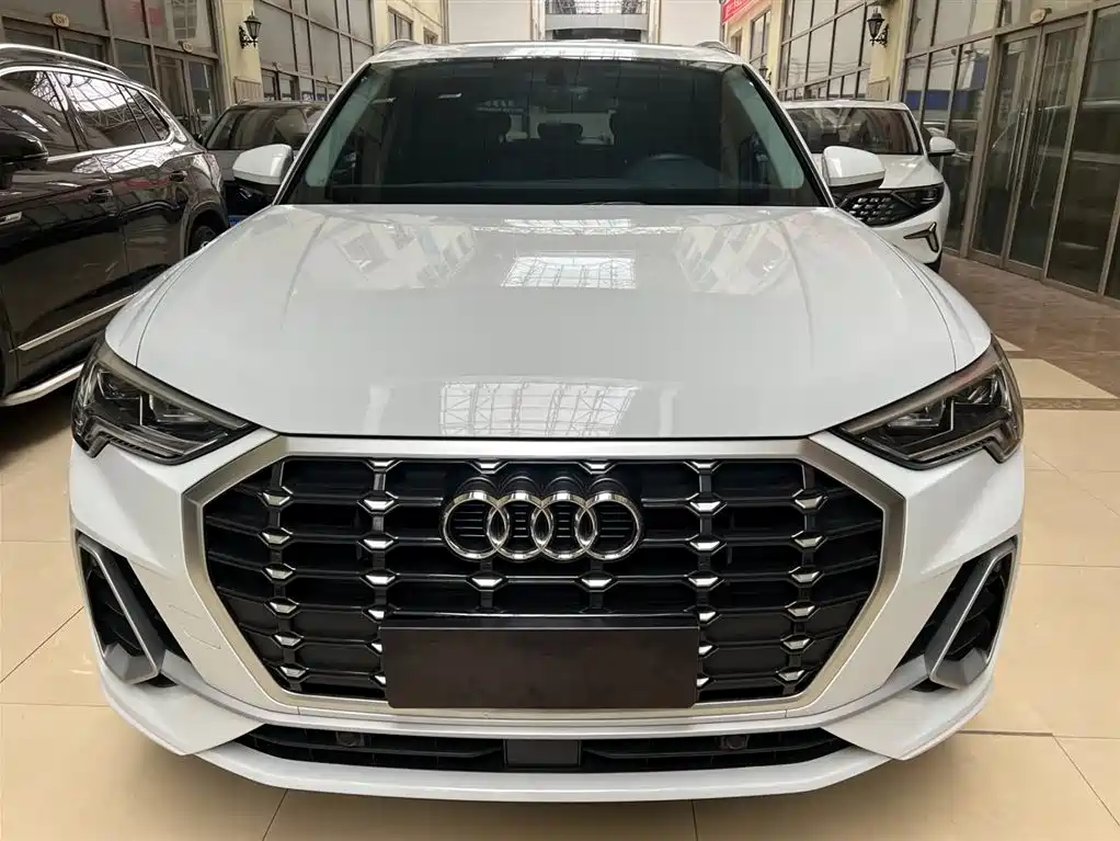 Audi Q3 2022 35 TFSI Fashionable and Dynamic купить на сайте DeffCars