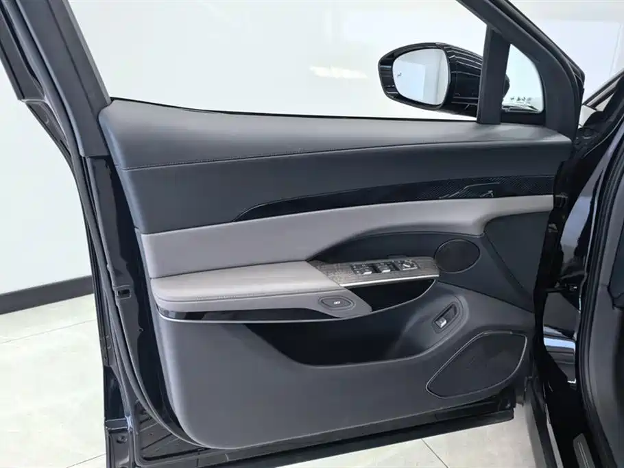 Hongqi Tiangong 08 2025 680 Ultra four-wheel drive version купить на сайте DeffCars