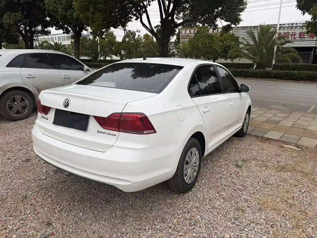 Santana 2018 1.5L Manual Fashion Edition купить на сайте DeffCars