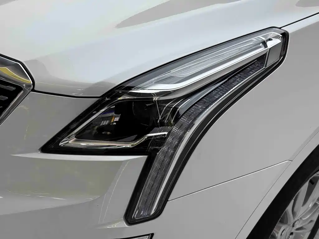 Cadillac XT5 2022 2.0T two-wheel drive luxury model купить на сайте DeffCars