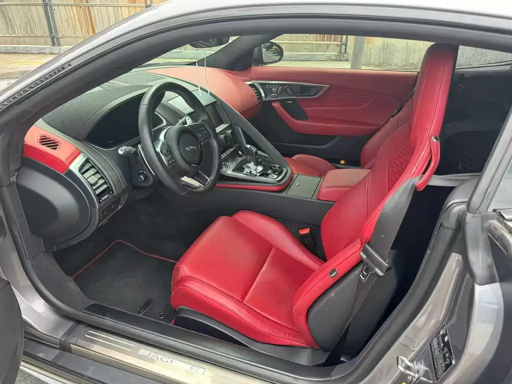 Jaguar F-TYPE 2021 P300 rear-drive First Edition hard-top version купить на сайте DeffCars