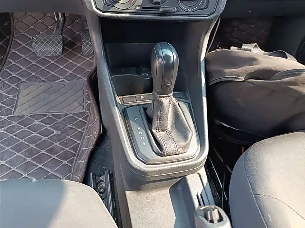 Santana 2021 1.5L automatic fashion version купить на сайте DeffCars