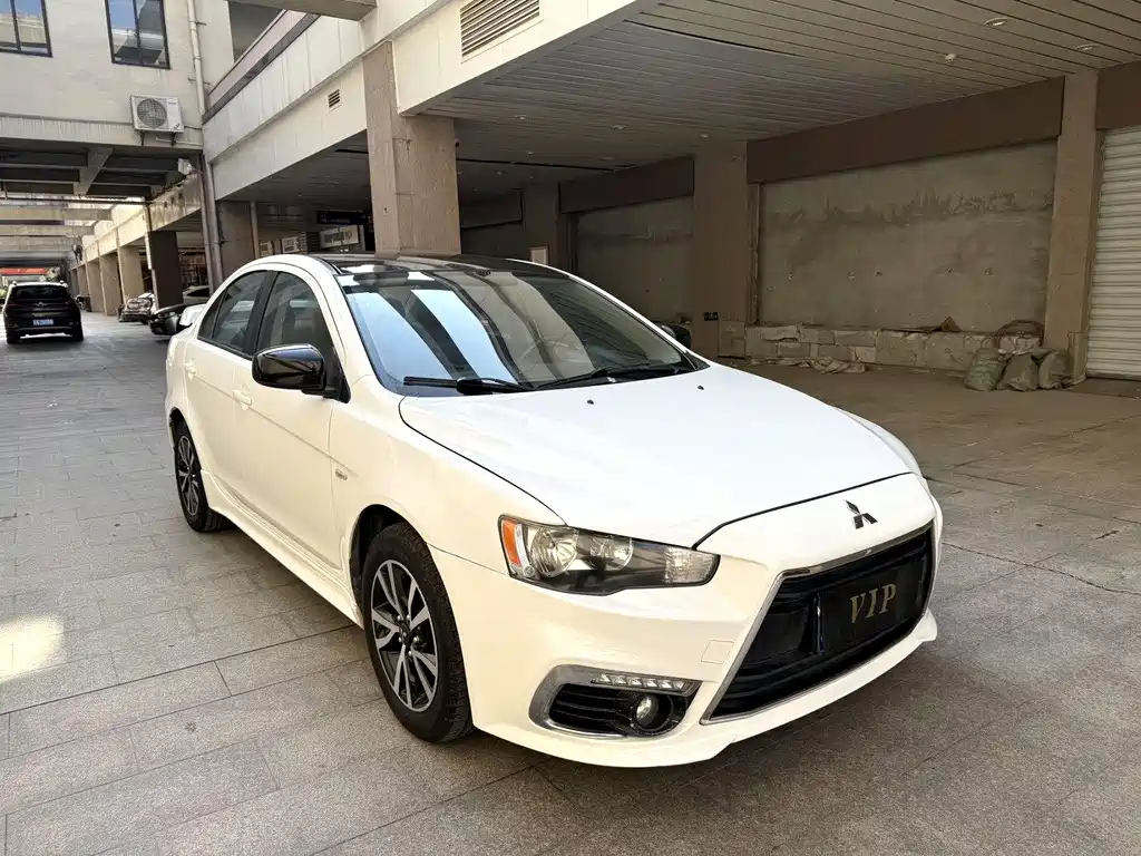 Wingshen 2016 1.8L CVT black and white replica купить на сайте DeffCars