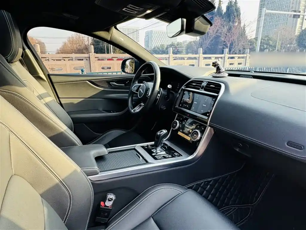 Jaguar XEL 2023 2.0T 250PS R-DYNAMIC S Advanced Sports Edition купить на сайте DeffCars