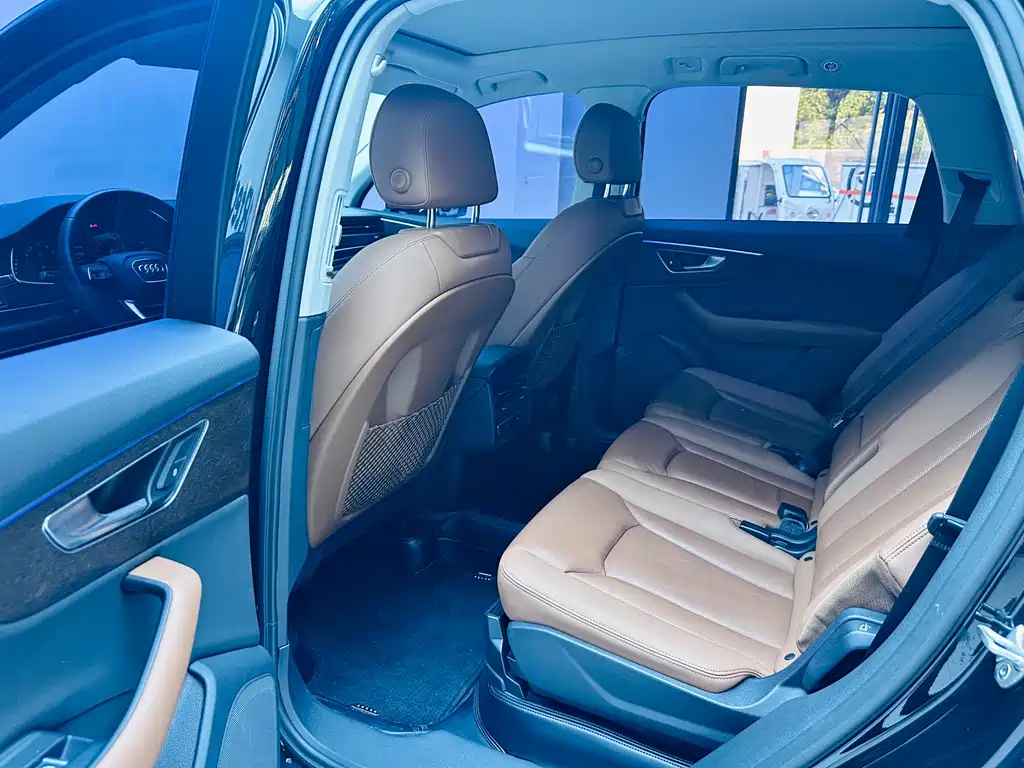 Audi Q7 2022 45 TFSI quattro S line sport купить на сайте DeffCars