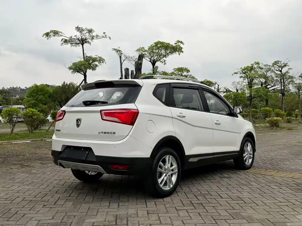 Baojun 560 2015 1.8L manual comfort type купить на сайте DeffCars