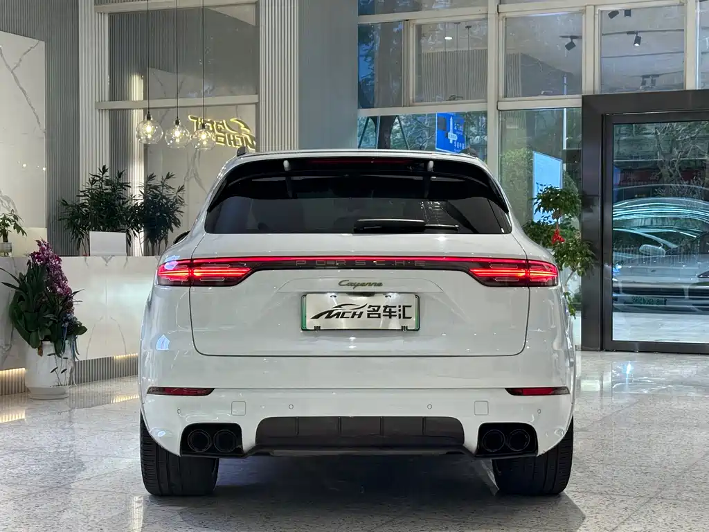 Cayenne New Energy 2023 Cayenne E-Hybrid 2.0T Platinum Edition купить на сайте DeffCars