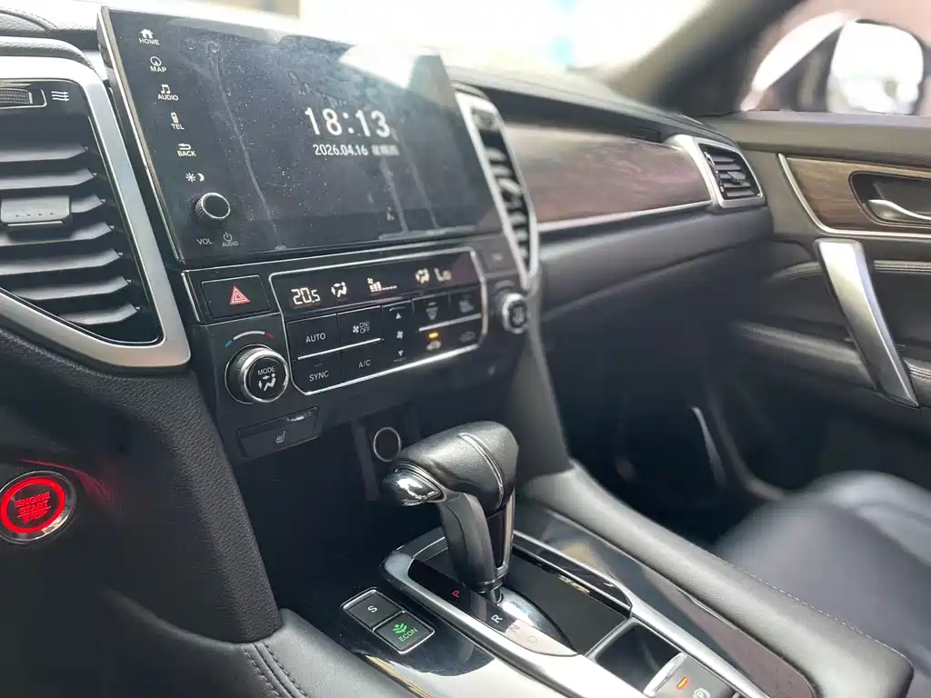 Honda UR-V 2017 240TURBO 2WD Deluxe Edition National V купить на сайте DeffCars