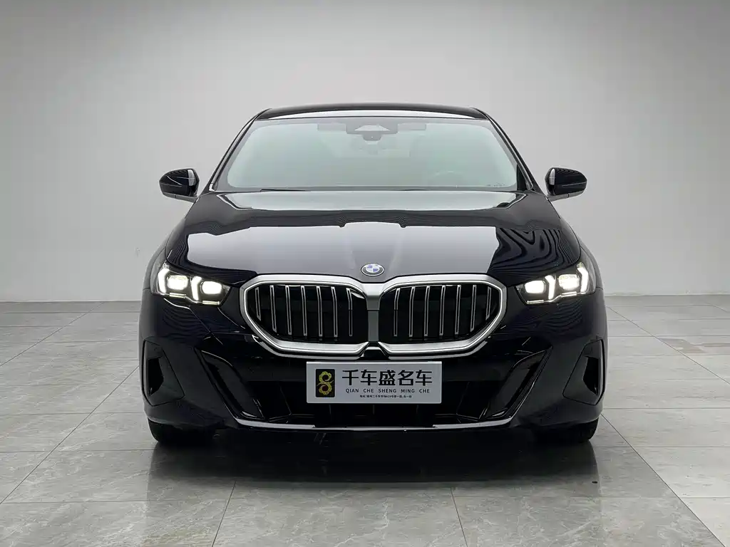 BMW 5 Series 2025 525Li M Sports Package купить на сайте DeffCars