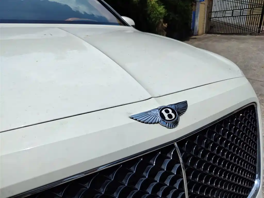 Bentayga 2018 4.0T V8 купить на сайте DeffCars