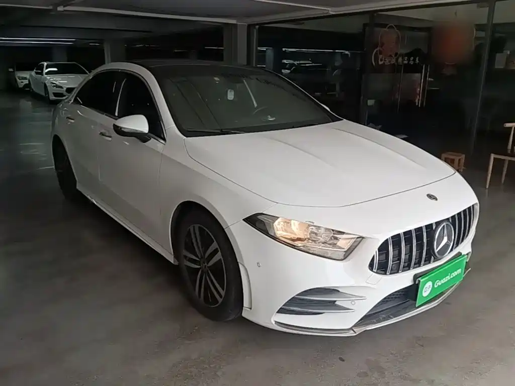 Mercedes-Benz A-Class 2019 A 180 L Sports Sedan купить на сайте DeffCars