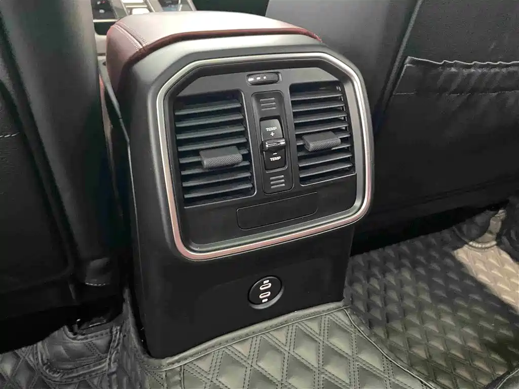 Macan 2023 Macan 2.0T купить на сайте DeffCars