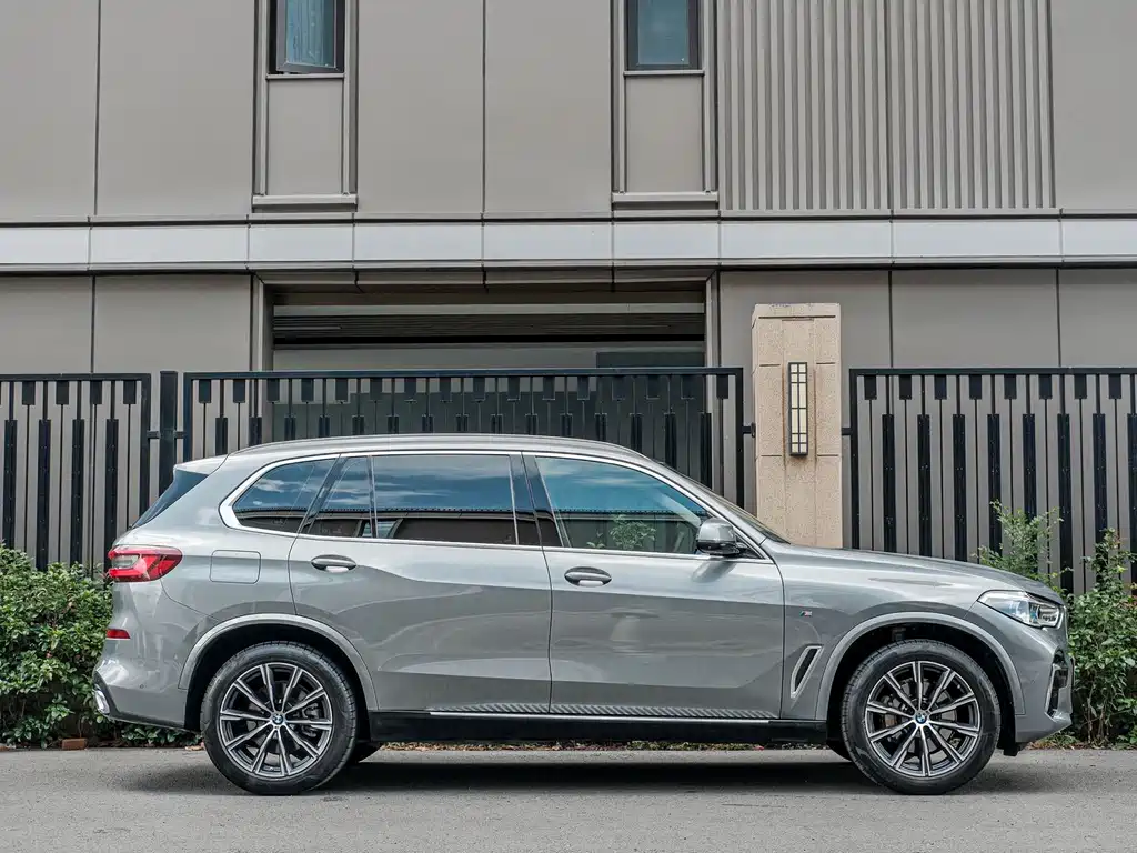BMW X5 2022 facelift xDrive 30Li exclusive M sports package купить на сайте DeffCars