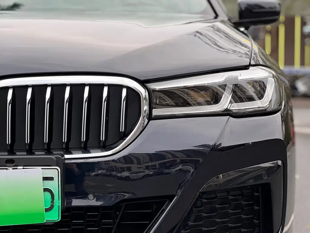 BMW 5 Series New Energy 2021 535Le M Sports Package купить на сайте DeffCars