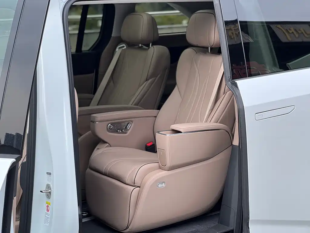 Xpeng X9 2025 pure electric 740 long battery life Max купить на сайте DeffCars