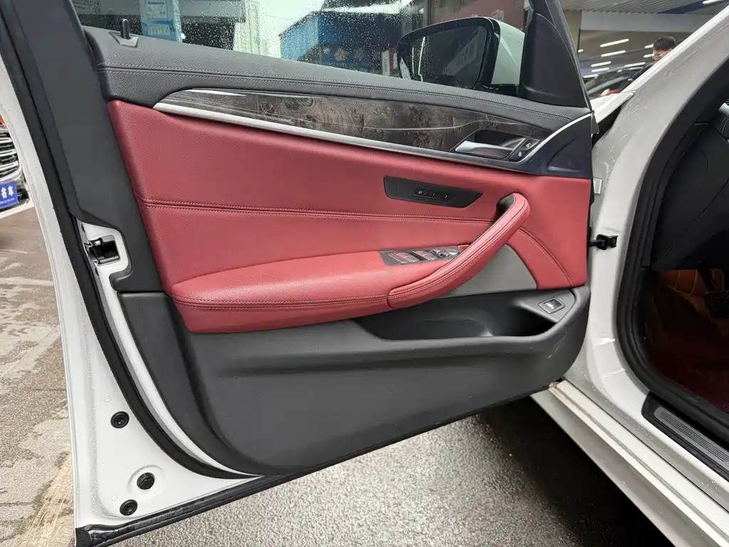 BMW 5 Series 2021 525Li M Sports Package купить на сайте DeffCars