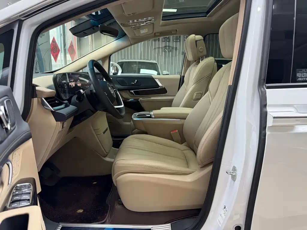 Century 2023 2.0T seven-seat premium model купить на сайте DeffCars