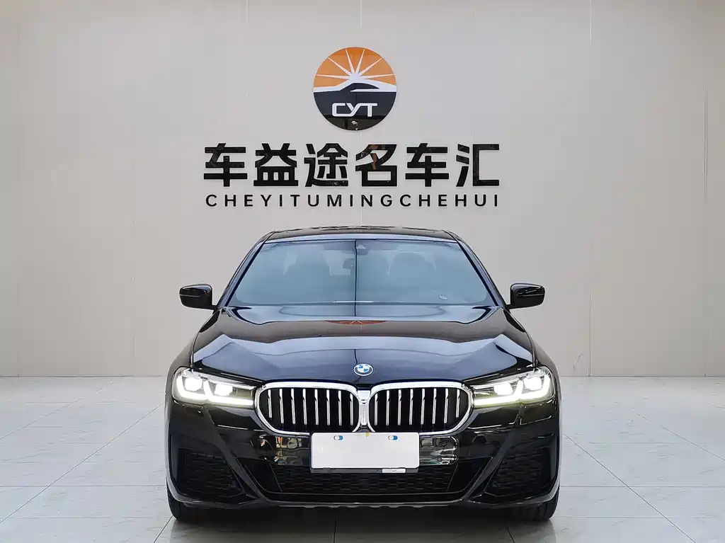 BMW 5 Series 2022 530Li Leading M Sports Package купить на сайте DeffCars