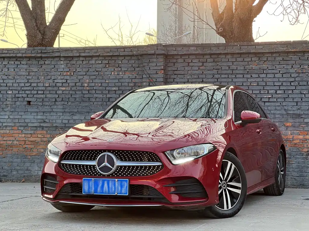 Mercedes-Benz A-Class 2019 A 180 L Sports Sedan купить на сайте DeffCars