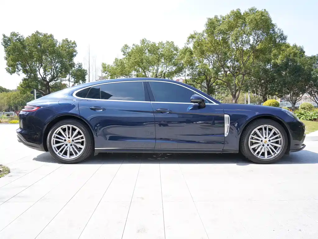 Panamera 2017 Panamera Executive Extended Edition 3.0T купить на сайте DeffCars