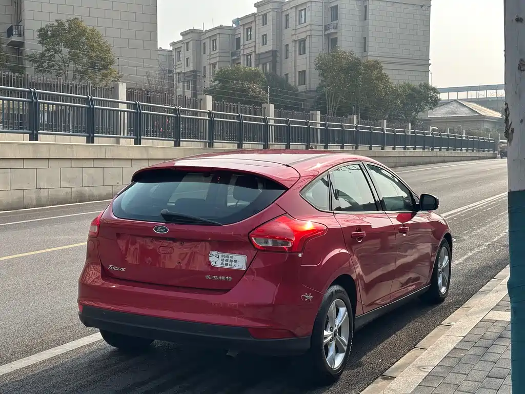 Focus 2018 hatchback classic 1.6L automatic comfort smart mobility version купить на сайте DeffCars