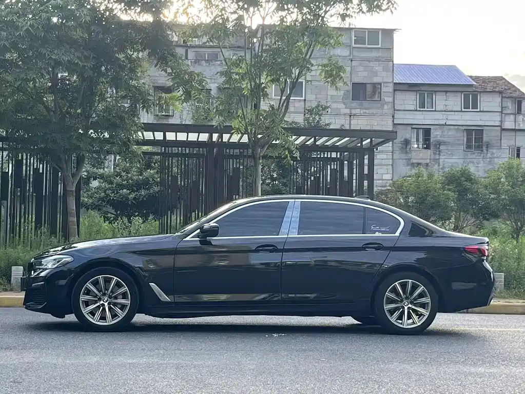 BMW 5 Series 2018 528Li Launch Special Edition купить на сайте DeffCars